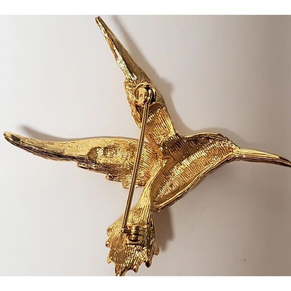 VTG Brooch Hummingbird Flying Detail Pin Gold Tone Clear Rhinestones Red Eye Pin - Picture 10 of 10